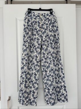 Chelsea and violet printed pants 
60% Linen
40% Cotton